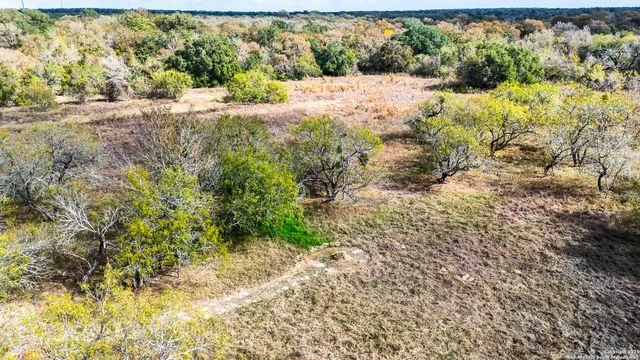 195 Cheyenne, Kingsbury, TX 78638