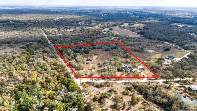 195 Cheyenne, Kingsbury, TX 78638