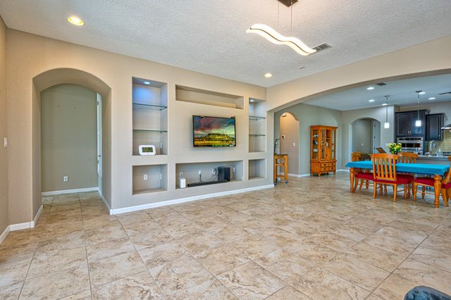 4754 Viento Del Norte, Santa Fe, NM 87507