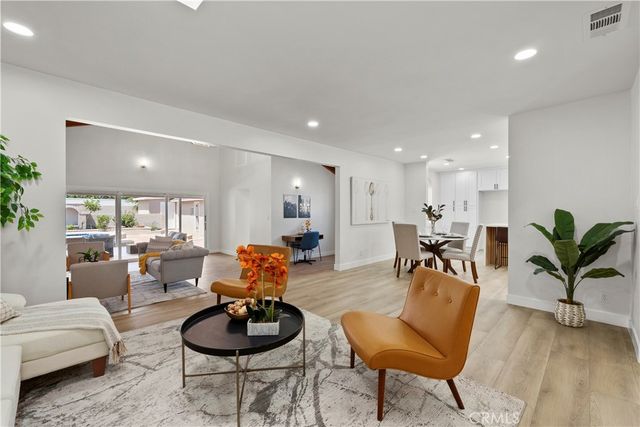15013 San Jose, San Fernando, CA 91345