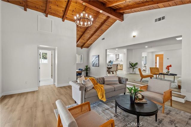 15013 San Jose, San Fernando, CA 91345