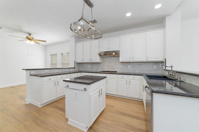 11407 E Lakewood Forest North Court, Tomball, TX 77377