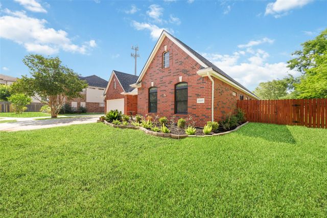 11407 E Lakewood Forest North Court, Tomball, TX 77377
