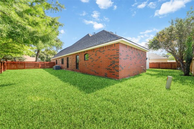 11407 E Lakewood Forest North Court, Tomball, TX 77377