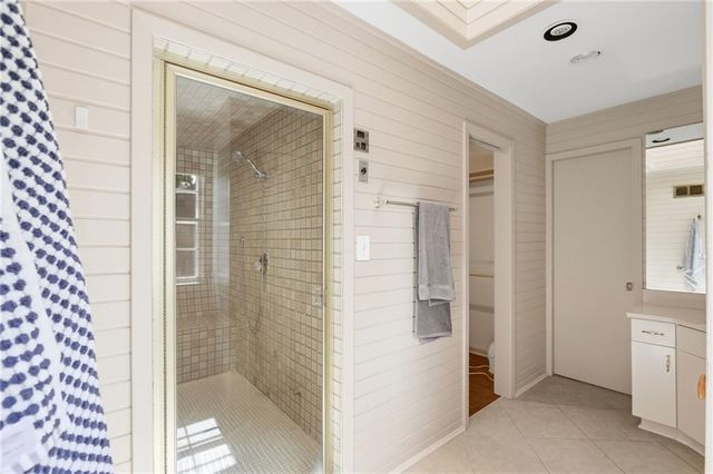 8406 Ensley Lane, Leawood, KS 66206