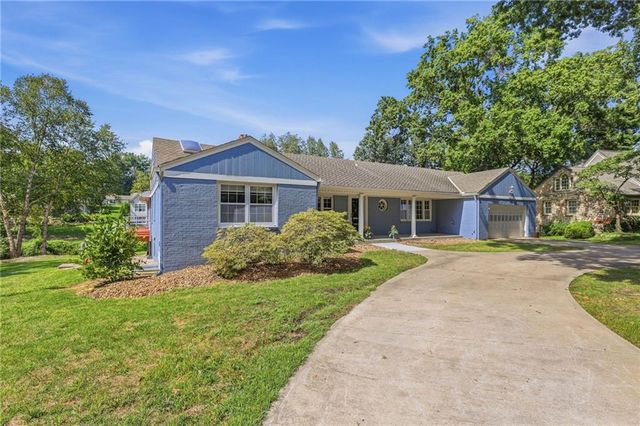 8406 Ensley Lane, Leawood, KS 66206