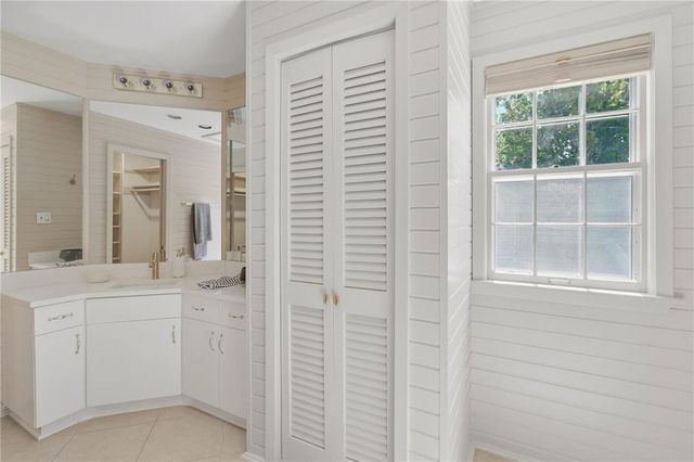 8406 Ensley Lane, Leawood, KS 66206