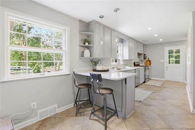 8406 Ensley Lane, Leawood, KS 66206