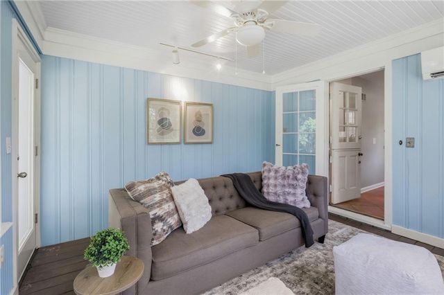 8406 Ensley Lane, Leawood, KS 66206