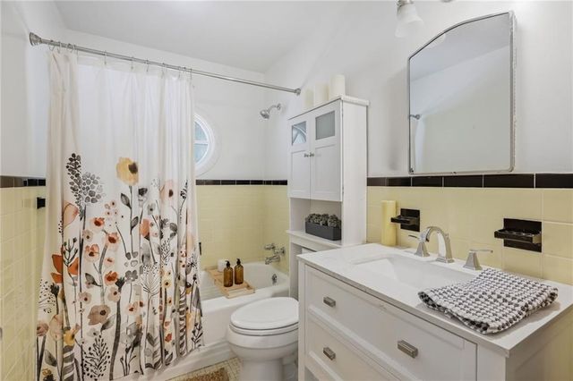 8406 Ensley Lane, Leawood, KS 66206