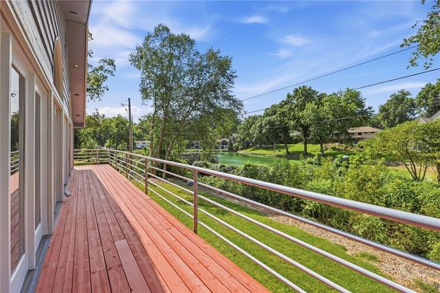 8406 Ensley Lane, Leawood, KS 66206