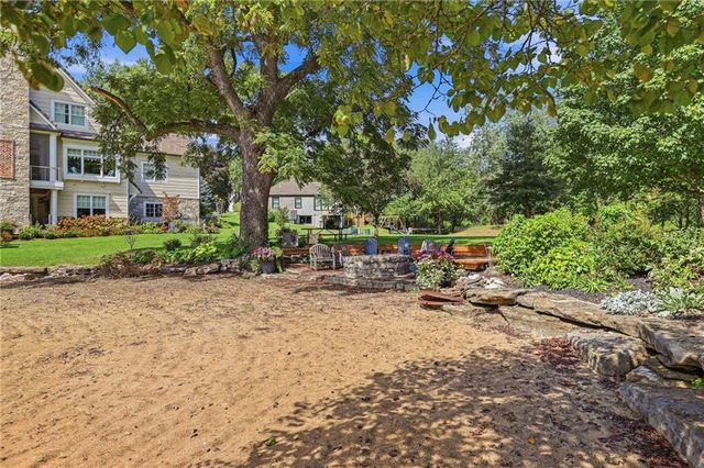 8406 Ensley Lane, Leawood, KS 66206