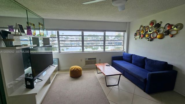 220 Kings Point Dr 105, Sunny Isles Beach, FL 33160