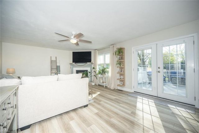 404 Las Gaviotas BLVD, Chesapeake, VA 23322