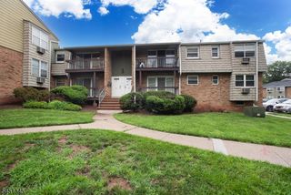 28 Deanna Dr 62, Hillsborough Twp., NJ 08844