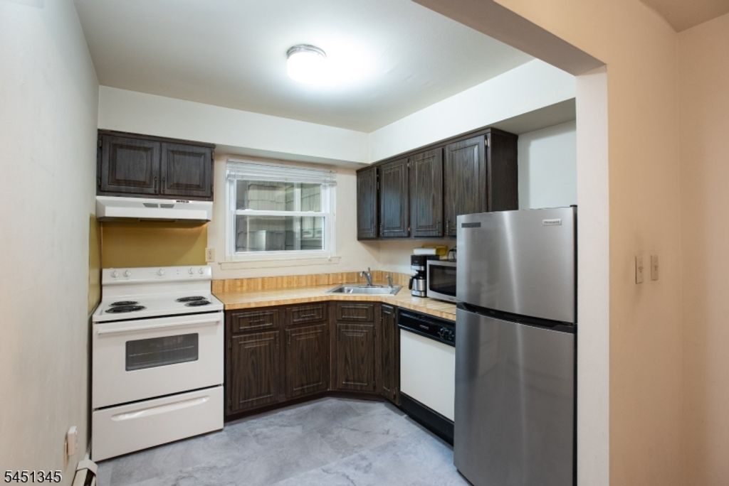 28 Deanna Dr 62, Hillsborough Twp., NJ 08844 — photo 2