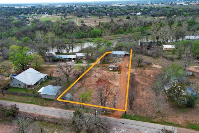 243 Riverwood DR, Bastrop, TX 78602
