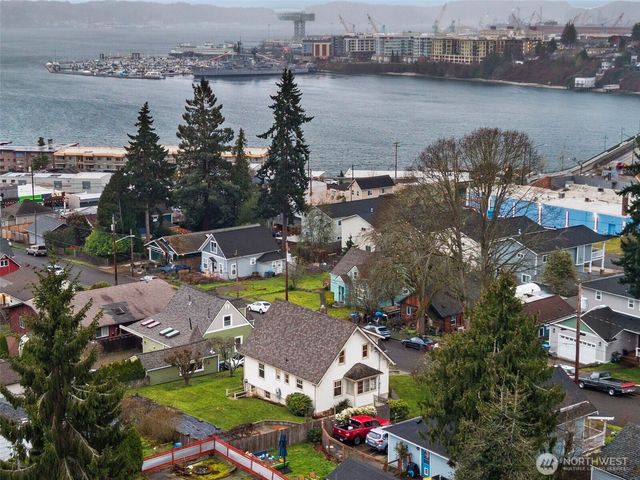 1142 Scott Avenue, Bremerton, WA 98310