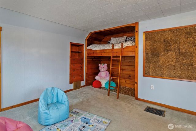 1142 Scott Avenue, Bremerton, WA 98310