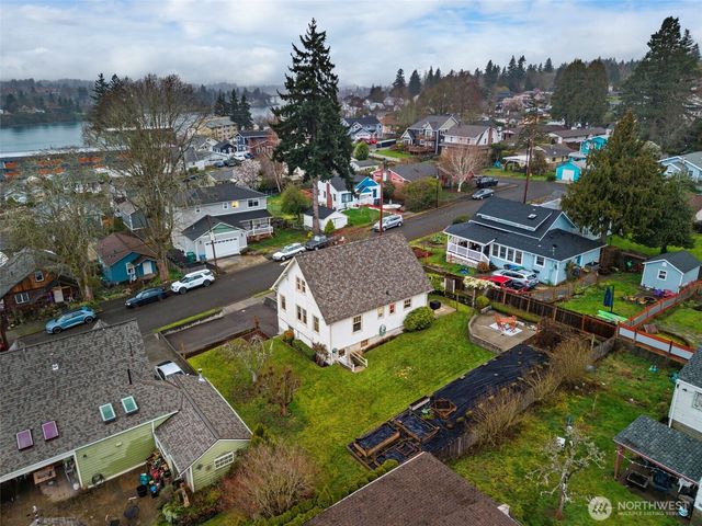 1142 Scott Avenue, Bremerton, WA 98310