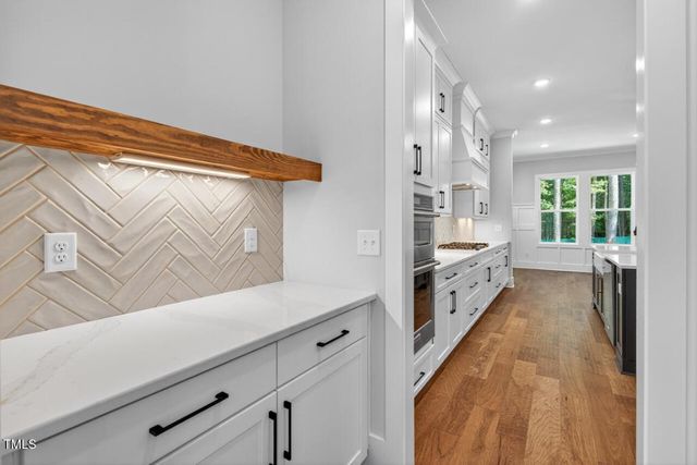 122 Sanderway Drive, Chapel Hill, NC 27516