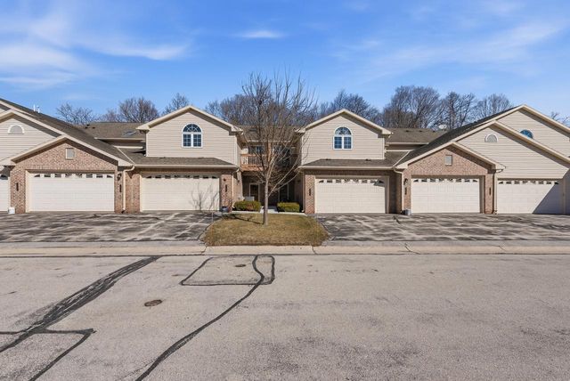 17940 W Jacobs Ridge COURT, New Berlin, WI 53146