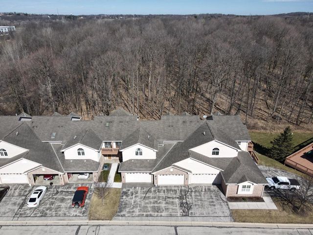 17940 W Jacobs Ridge COURT, New Berlin, WI 53146