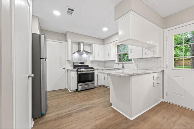 315 Hollywood Drive, Conroe, TX 77303