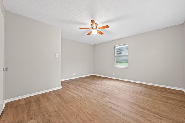 315 Hollywood Drive, Conroe, TX 77303