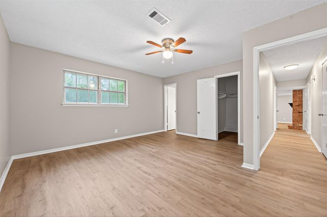 315 Hollywood Drive, Conroe, TX 77303