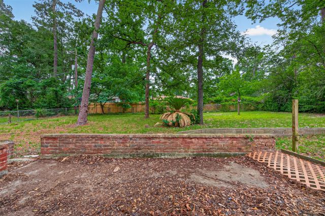 315 Hollywood Drive, Conroe, TX 77303