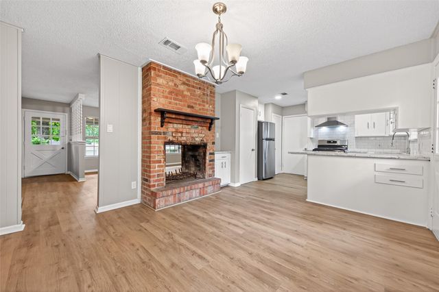 315 Hollywood Drive, Conroe, TX 77303