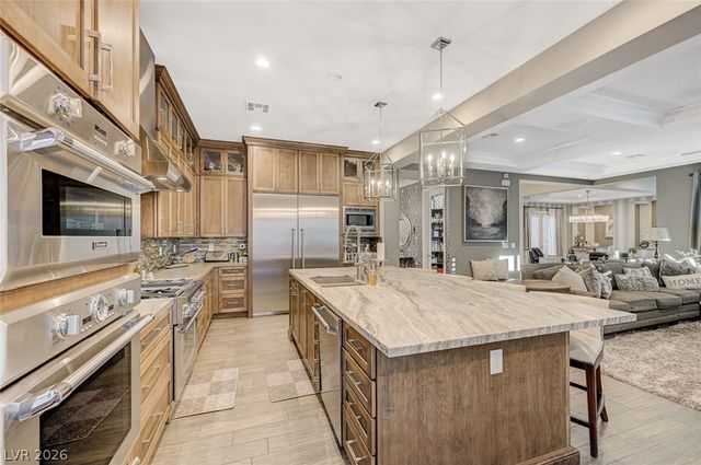 81 Navarra Canyon Court, Las Vegas, NV 89138