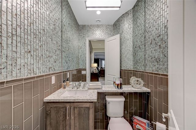 81 Navarra Canyon Court, Las Vegas, NV 89138