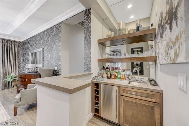 81 Navarra Canyon Court, Las Vegas, NV 89138