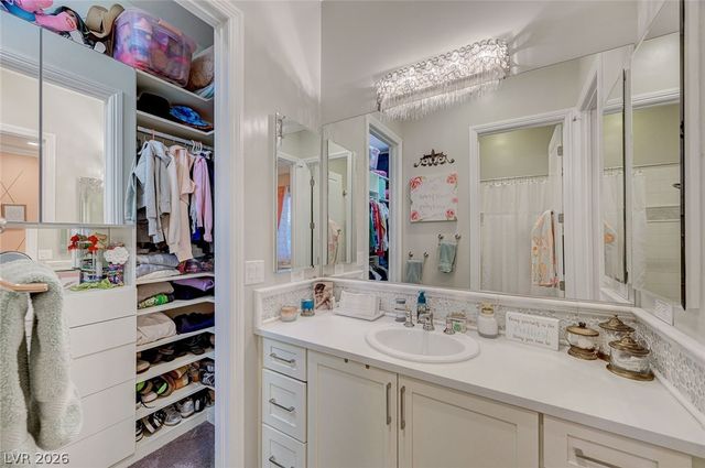 81 Navarra Canyon Court, Las Vegas, NV 89138