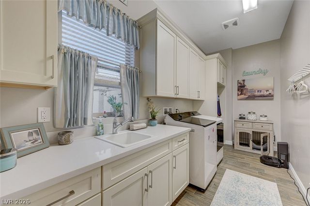 81 Navarra Canyon Court, Las Vegas, NV 89138