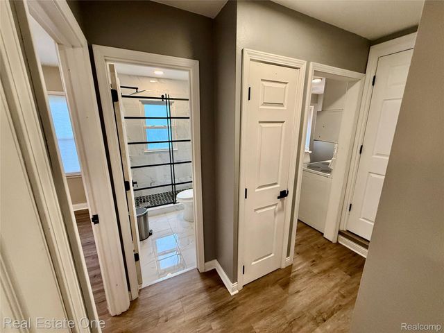 1040 Grove Avenue, Royal Oak, MI 48067