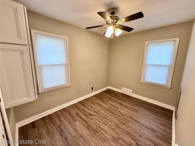 1040 Grove Avenue, Royal Oak, MI 48067