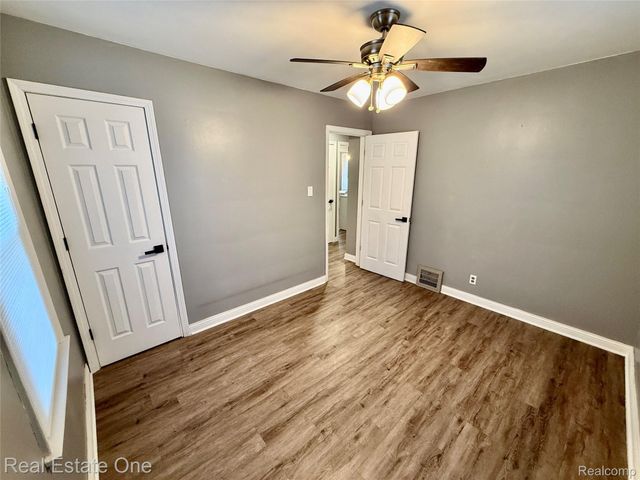 1040 Grove Avenue, Royal Oak, MI 48067