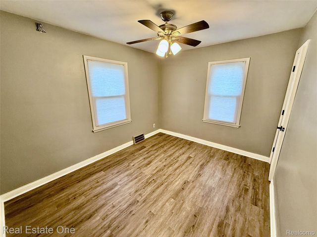 1040 Grove Avenue, Royal Oak, MI 48067