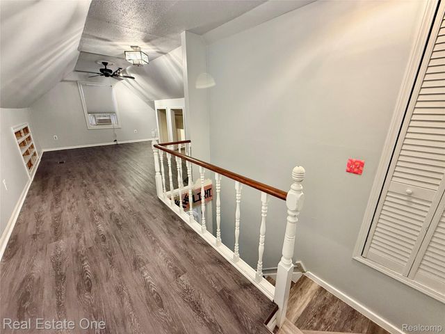 1040 Grove Avenue, Royal Oak, MI 48067