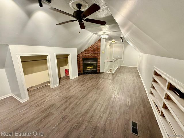 1040 Grove Avenue, Royal Oak, MI 48067