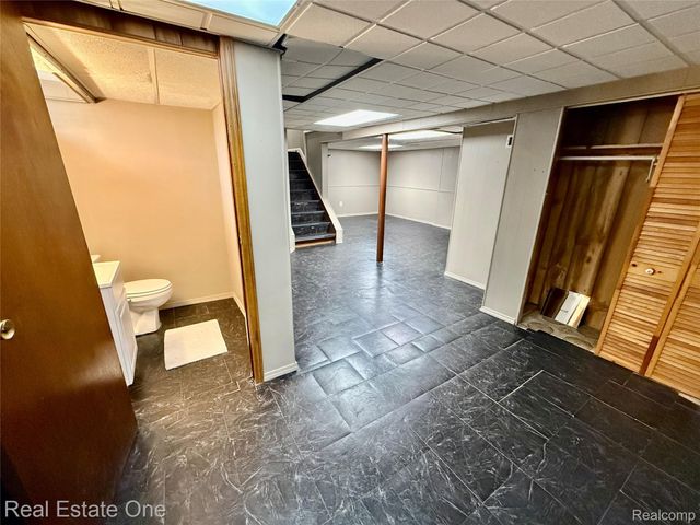 1040 Grove Avenue, Royal Oak, MI 48067