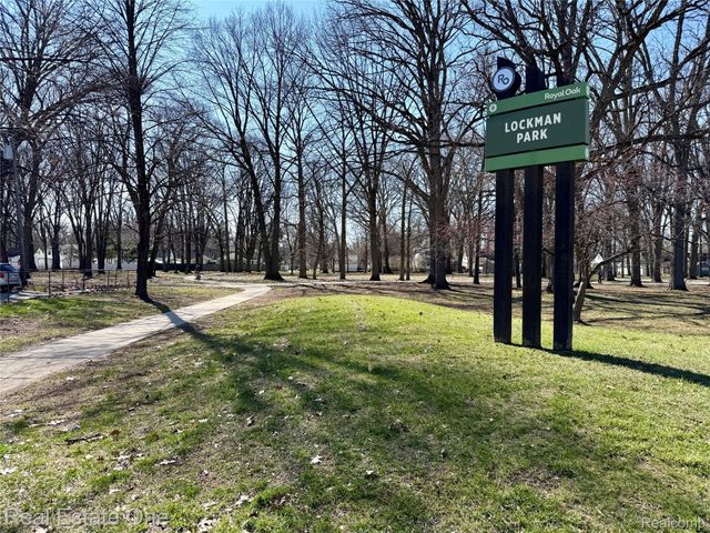 1040 Grove Avenue, Royal Oak, MI 48067