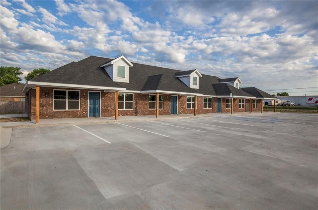 134 Erin Place B, Springdale, AR 72764