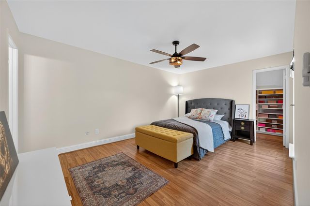 9400 Doliver Drive 12, Houston, TX 77063