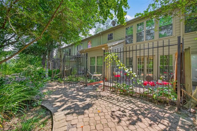 9400 Doliver Drive 12, Houston, TX 77063