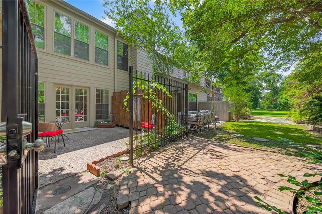 9400 Doliver Drive 12, Houston, TX 77063