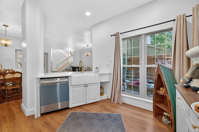 9400 Doliver Drive 12, Houston, TX 77063